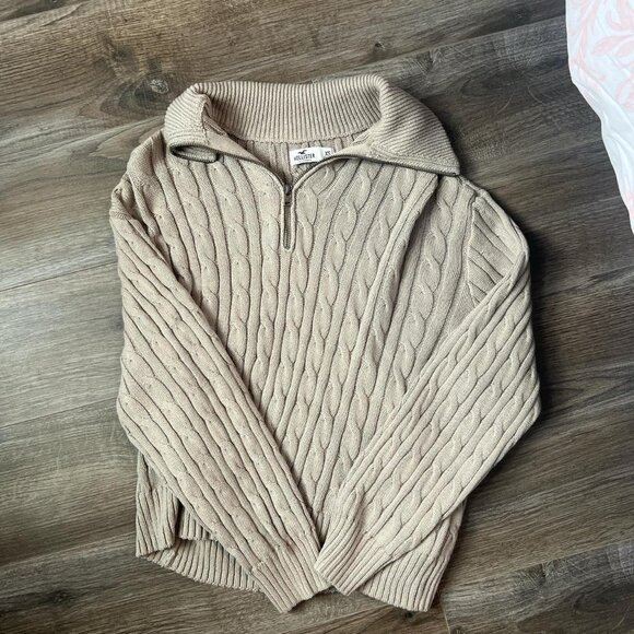 Hollister Co. Women's Tan and Cream Jumper - Picture 1 of 2